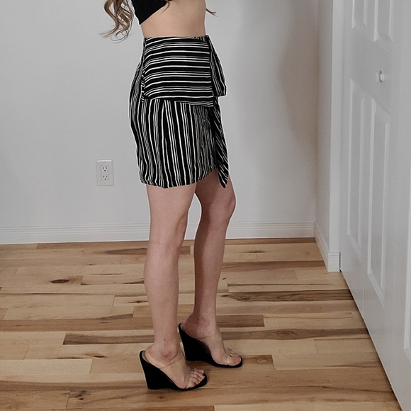 Zara asymmetric lightweight skirt - Picture 5 of 14